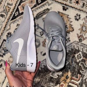 Nike kids